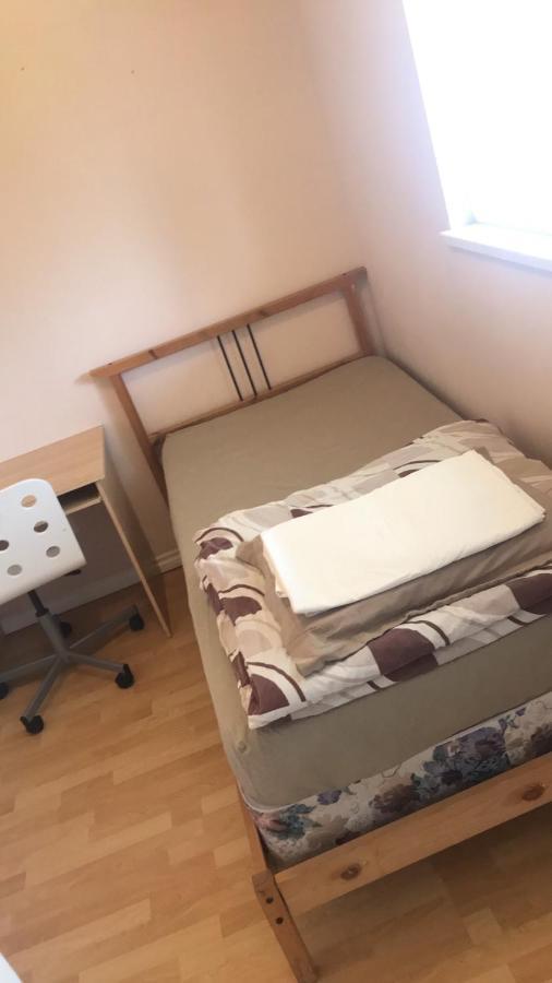 Vancouver Backpacker House - 10 Min Walk To Metrotown Skytrain Station Burnaby Exterior foto